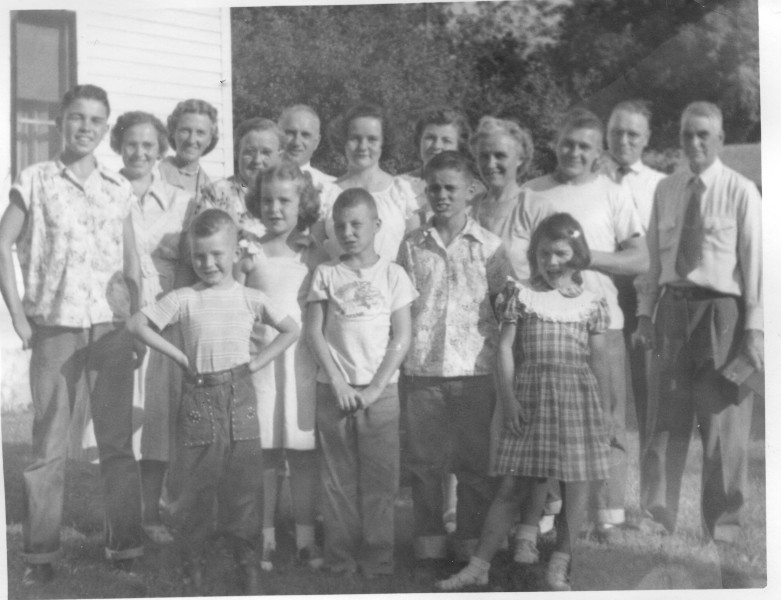 ../Images/hughes relatives 1951.jpg